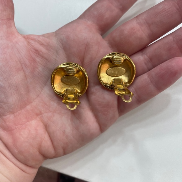 Chanel clip on earrings 94a Made in France 24 karat gold plated - Picture 3 of 5